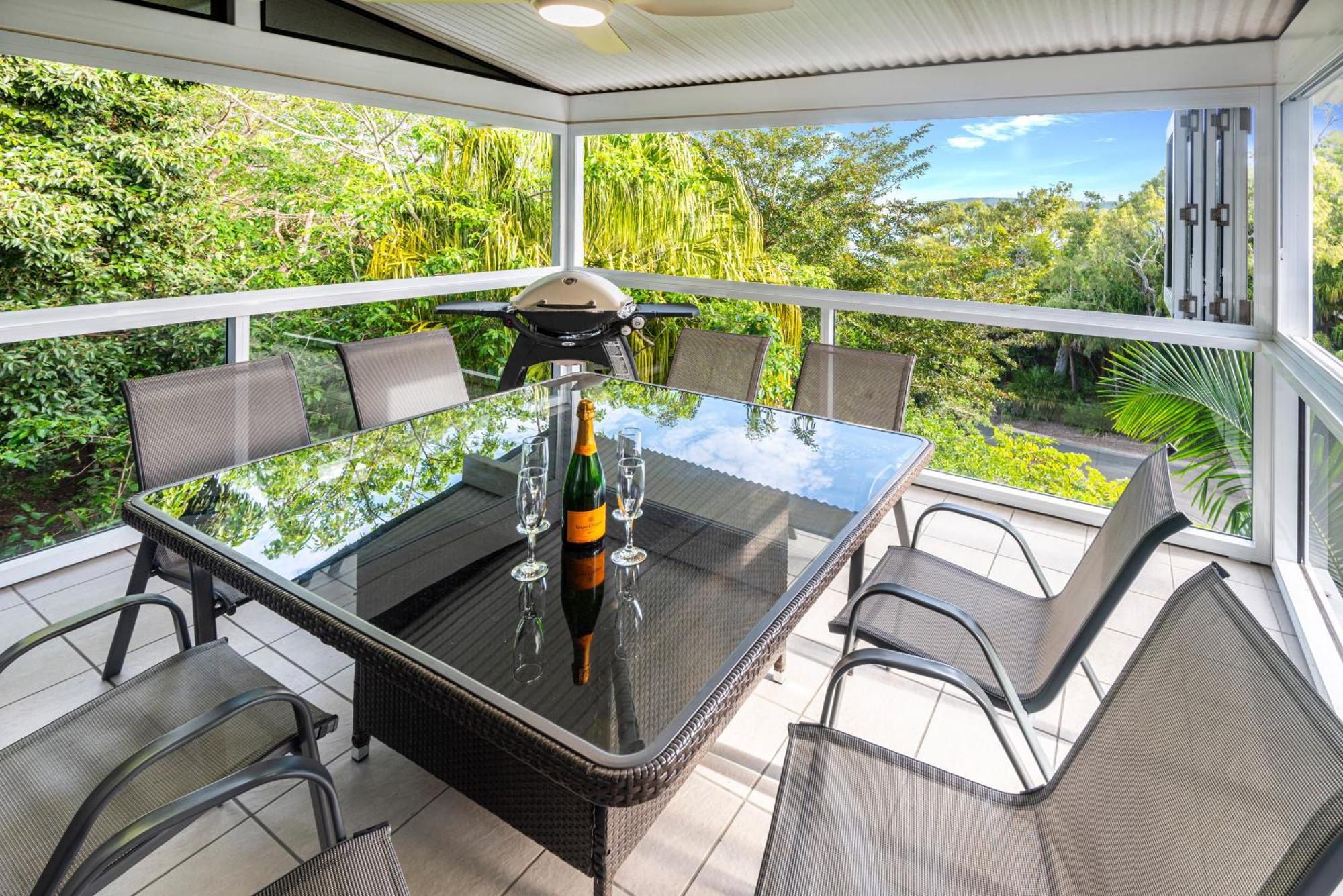 Oasis Apartments On Hamilton Island By Hiha Екстериор снимка